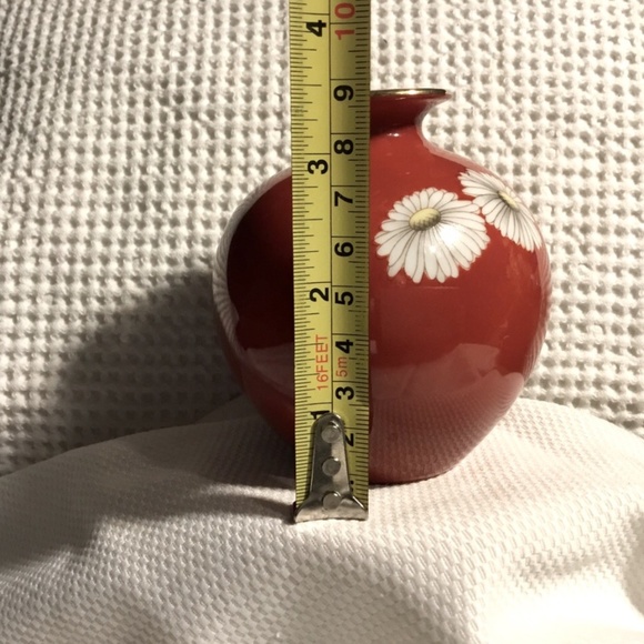 Vintage~Noritake Nippon Toki Kaisha Red Vase with White Daisy - Picture 7 of 9